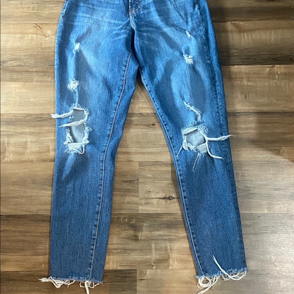 Old Navy Women's O.G. Straight Distressed Jeans - Picture 7 of 9
